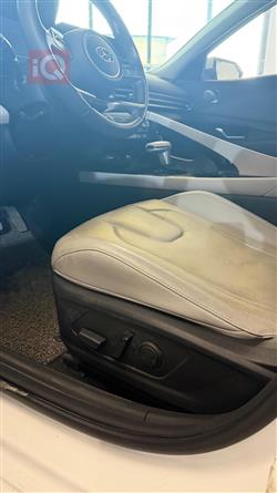 هیۆندای ئەلەنترا